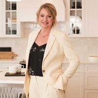 Marian Holmes