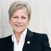 Lyn Hart