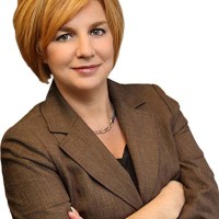 SUZANNE MILLS