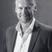 DOMINIC COLE
