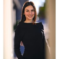 CLAUDIA ROMANO