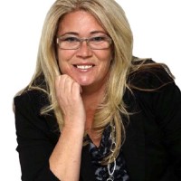 KELLY WALTON