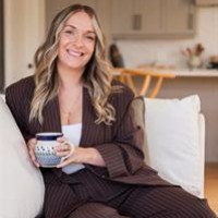 Agent Elsbet Doucette