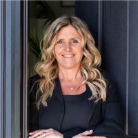 Agent KATHY LONG