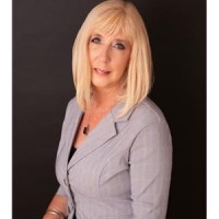 LIZ HOLLOWAY