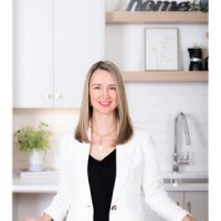 Agent Kristen Davis