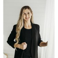 Agent Zara Geelen
