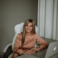 ROSIE STRACUZZA