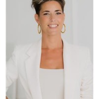 Carrie Van Dixhoorn