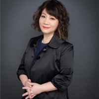 Crystal Li