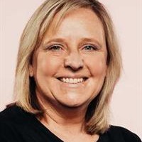 Cindy Skrukwa