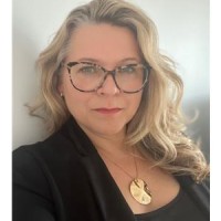 Agent Stephanie Sparkes