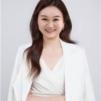 Eva Chen