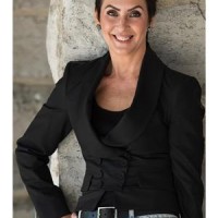 JENNIFER BAYS