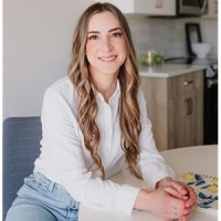 Agent Raylene Dyck