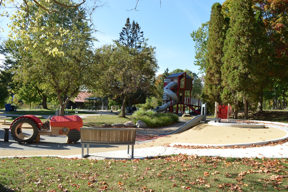 Burlington Ontario waterfront with Lake Ontario and Spencer Smith Park