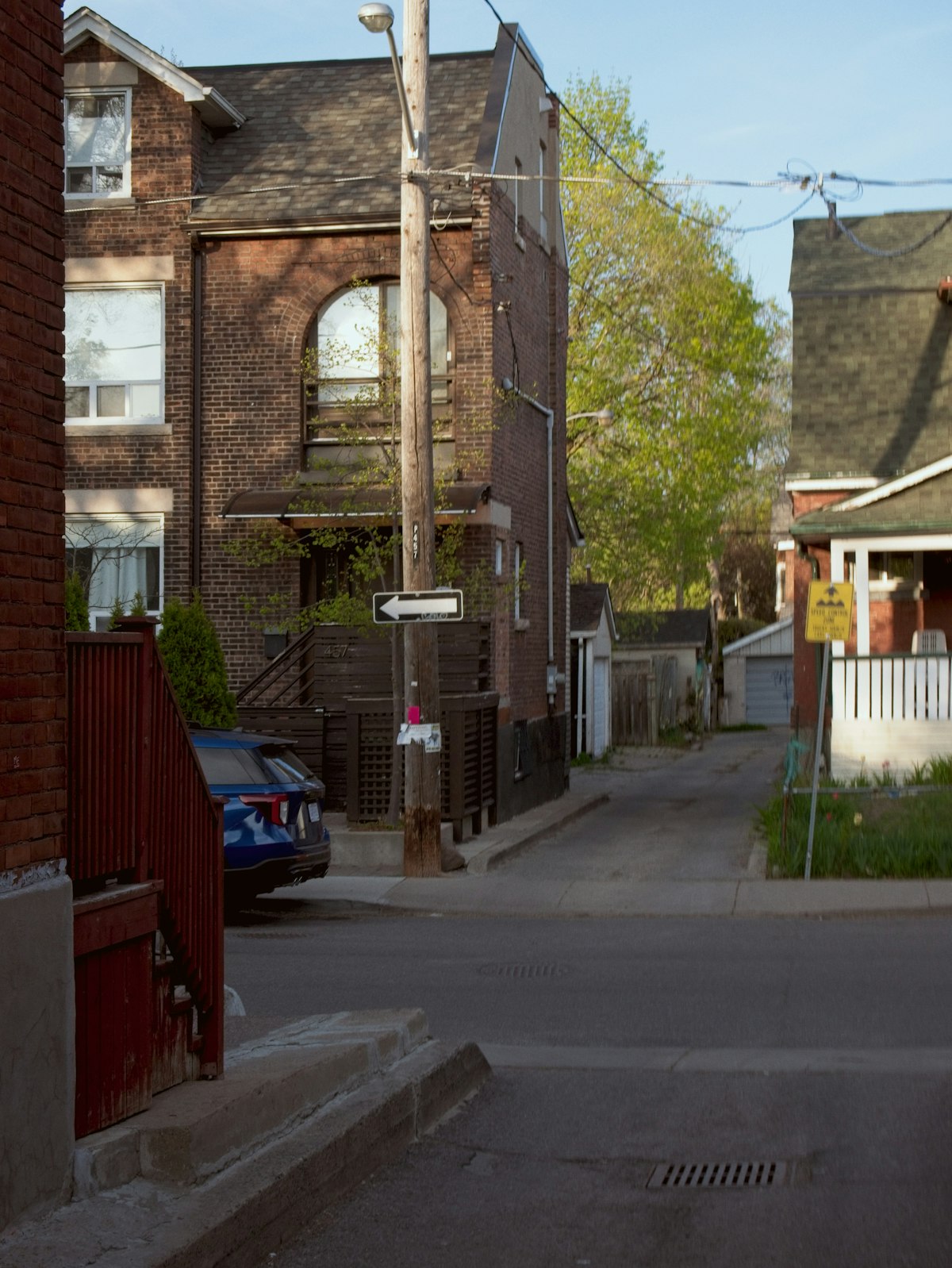 Mississauga residential neighbourhood with diverse housing