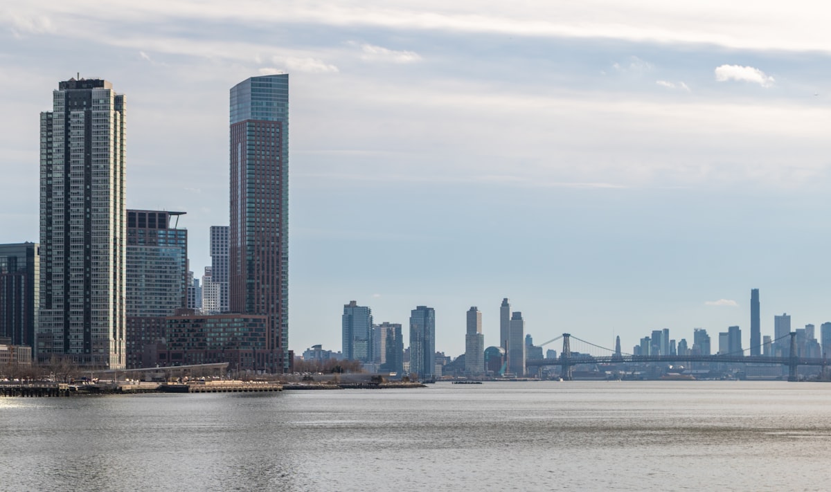 Mississauga real estate market skyline