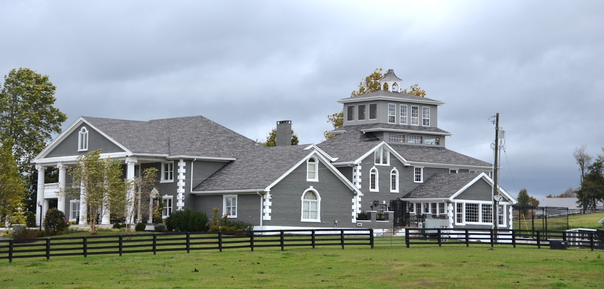 Luxury homes in Mississauga Ontario