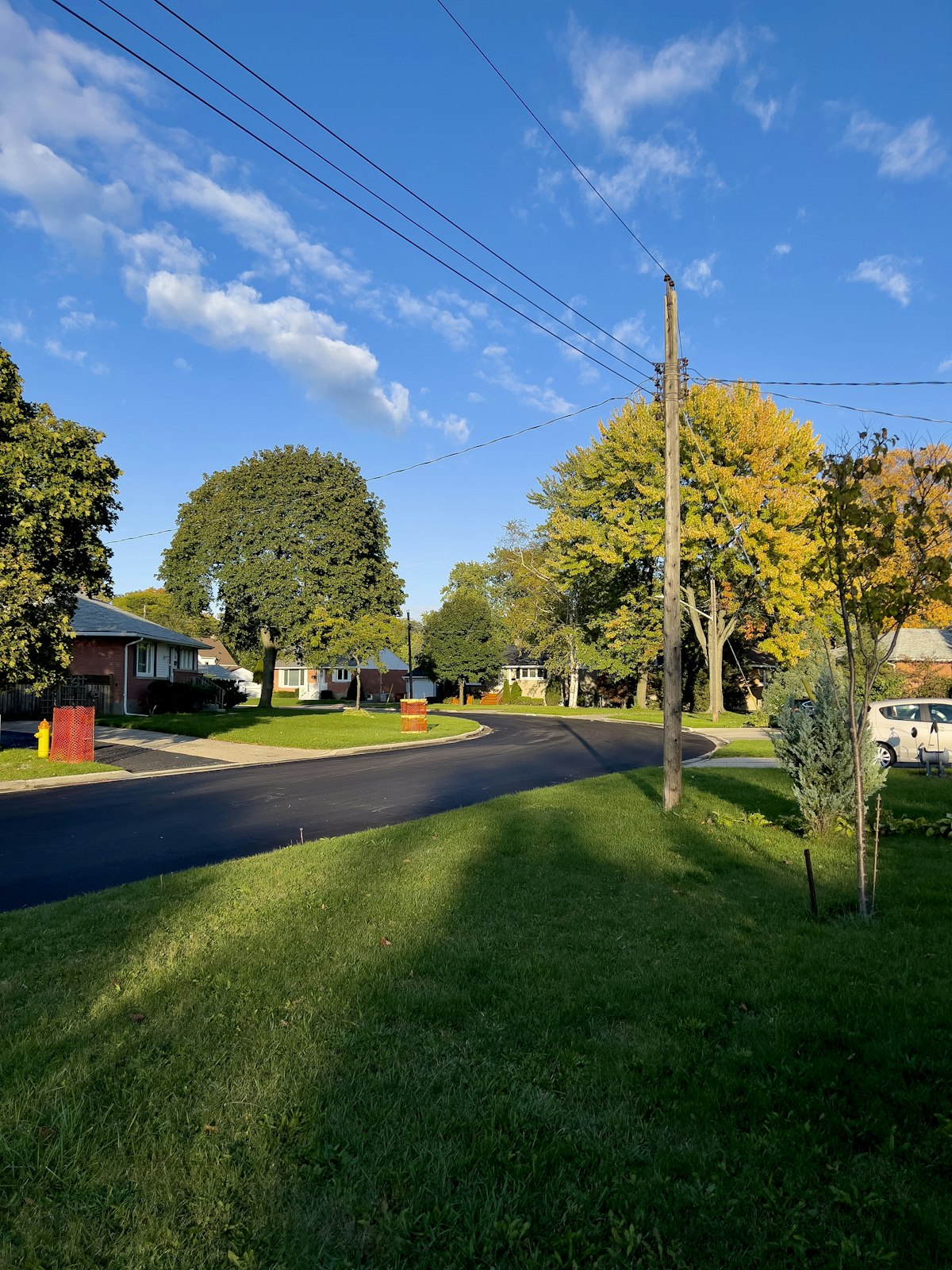 Suburban streetscape in Vaughan, Ontario