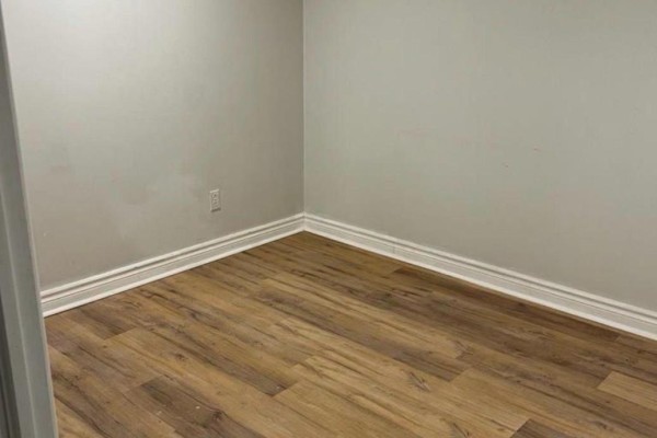 (basement) - 28 Ladore Drive, Brampton, ON L6Y1V5 Photo 4