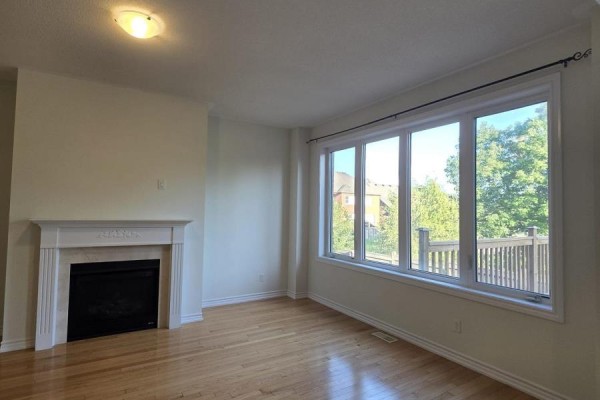 (main) - 11 Chessington Avenue, East Gwillimbury, ON L9N0R5 Photo 5