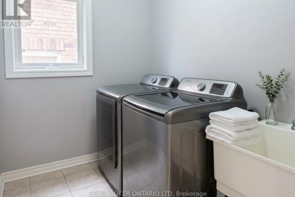 (main) - 88 Sir Jacobs Crescent, Brampton, ON, photo 3