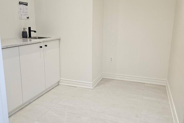 (one Room) - 397 Kleinburg Summit Way, Vaughan, ON L4H4T1 Photo 2