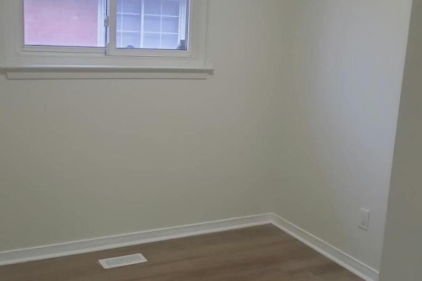 (upper) - 28 Ladore Drive, Brampton, ON L6Y1V5 Photo 5