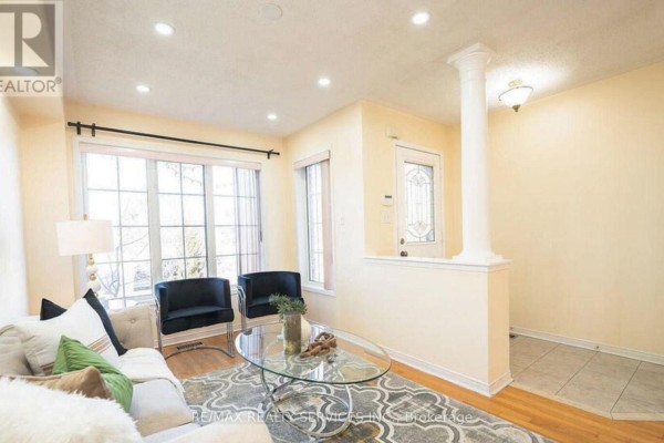 Eating area - (upper) - 5944 Shelford Terrace, Mississauga, ON L5M6K3 Photo 5