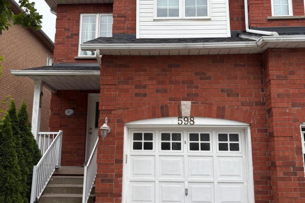 Kitchen - (upper) - 598 Dolly Bird Lane, Mississauga, ON L5W1G7 Photo 2