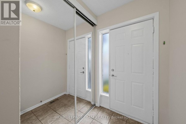 Dining room - 26 Paddington Private, Ottawa, ON K1V0S8 Photo 4