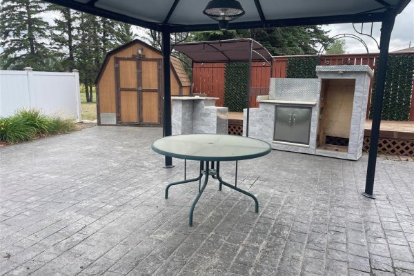 Mud room - , Angusville, MB R0J0A0 Photo 5