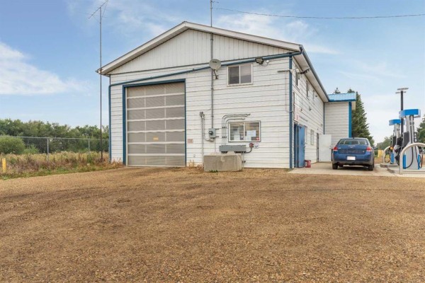 2  Railway Avenue N, Hay Lakes, AB T0B1W0 Photo 5