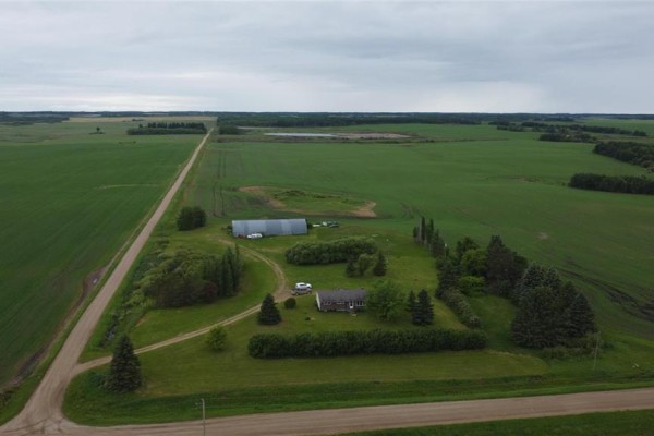 Living room - 141 N ,584 Road, Inglis, MB R0J0X0 Photo 2