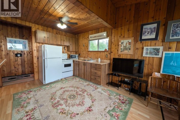 Dining nook - Lake Address, Last Mountain Lake West Side, SK S0G2H0 Photo 2