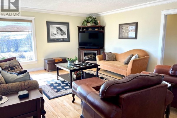 Living room - Cadrain Acres, Swift Current Rm No  137, SK S9H1L9 Photo 4