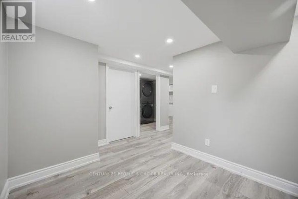 Living room - -lower - 249 Burnhamthorpe Road, Toronto, ON M9B1Z6 Photo 3