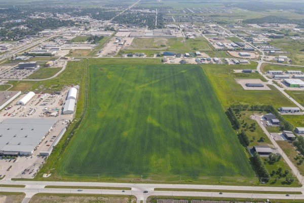 0 Park Road W, Steinbach, MB, photo 2