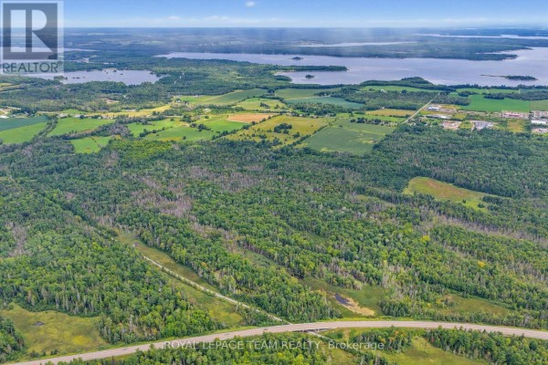 000 Greenwood Road, Laurentian Valley, ON K8A6W3 Photo 5