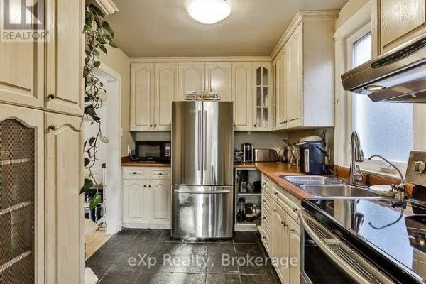 02 - 36 Second Street, Toronto, ON, photo 3