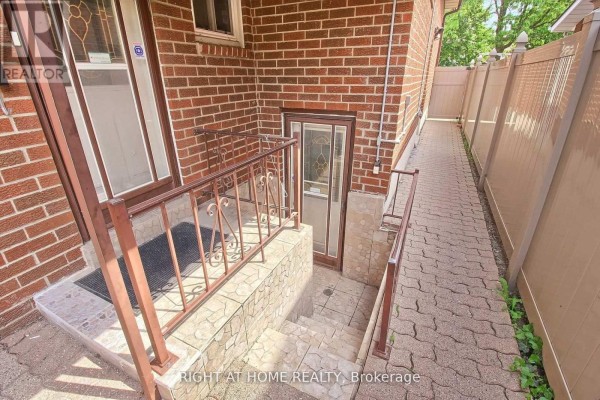 Kitchen - #02 - 37 Cherry Hills Road, Vaughan, ON L4K1M2 Photo 2