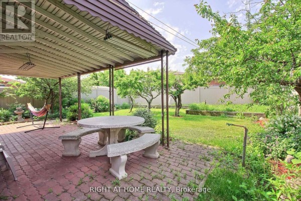 Bedroom - #02 - 37 Cherry Hills Road, Vaughan, ON L4K1M2 Photo 3