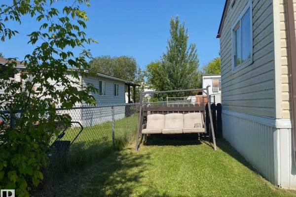 Primary Bedroom - #042-4819 51 Av, Millet, AB T0C1Z0 Photo 4