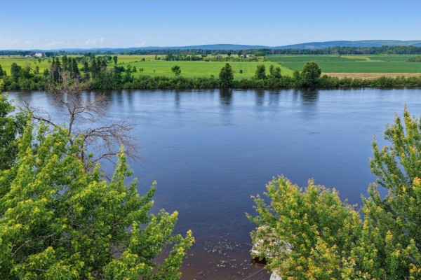 0z Ch. Des Outaouais, L Ile Du Grand Calumet, QC J0X1J0 Photo 4