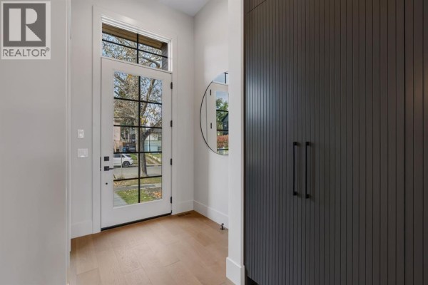 Living room - 1, 1208 Bellevue Avenue Se, Calgary, AB T2G4L4 Photo 4