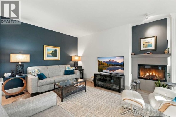 4pc Bathroom - 1, 1450 Memorial Drive Nw, Calgary, AB T2N3E5 Photo 2