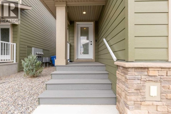 Kitchen - 1, 1604 Stafford Drive N, Lethbridge, AB T1H2C5 Photo 4