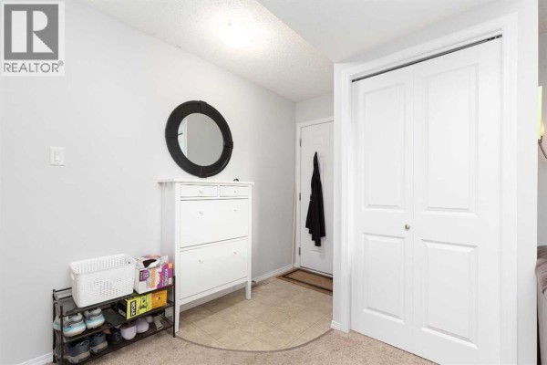 3pc Bathroom - 1, 1915 18 Avenue N, Lethbridge, AB T1H4V6 Photo 4