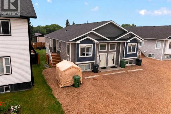 Bedroom - 1, 2, 10225 105 Ave, La Crete, AB T0H2H0 Photo 2